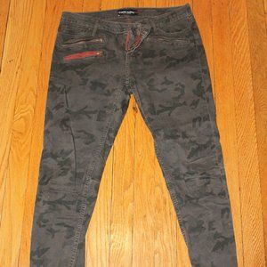 Etienne Marcel EM7034NC - Camo Mutli-Zip Skinny Jeans, Size 30